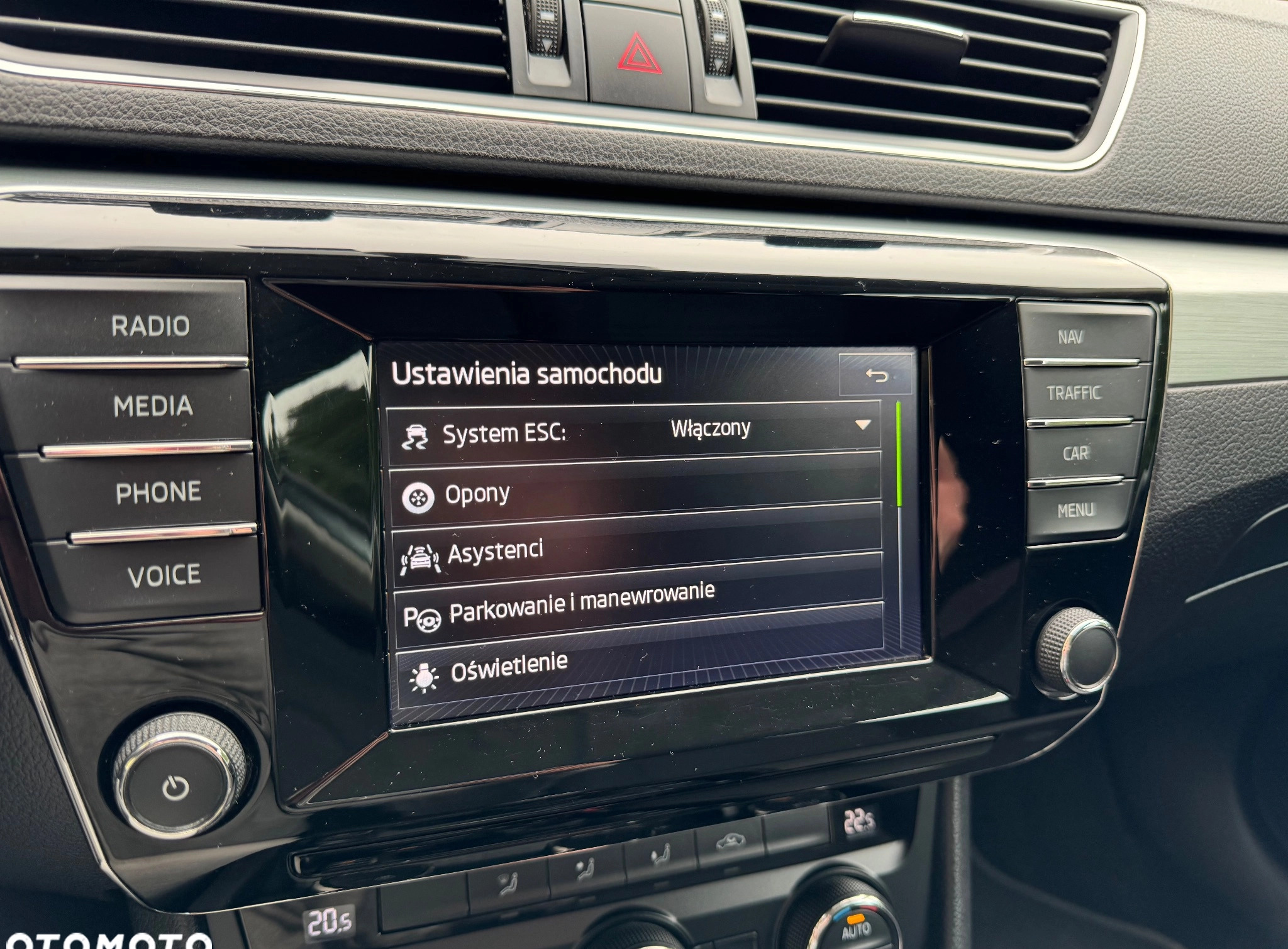 Skoda Superb cena 56900 przebieg: 216550, rok produkcji 2015 z Oleszyce małe 781